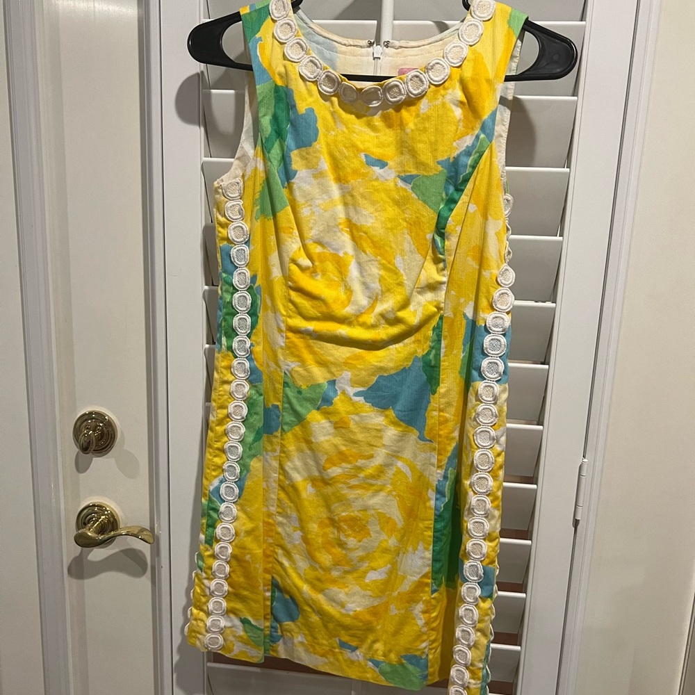 Lilly Pulitzer yellow and blue rose shift dress